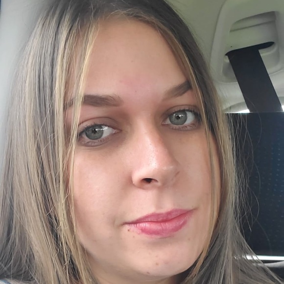 Meet your Posher, Josellyn - Picture 1 of 1